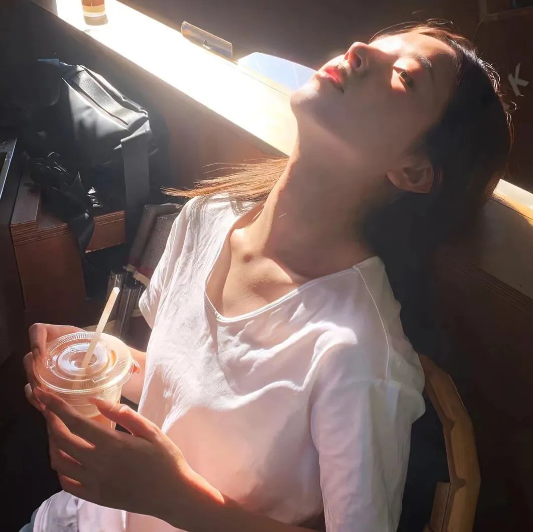 江豚·风时舞